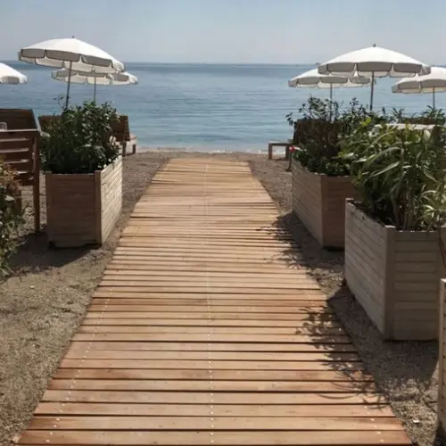 Chemin de plage ou pelouse en bois enroulable 