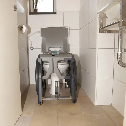Fauteuil d'accès aux toilettes