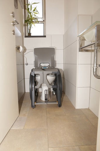 [6880200] Fauteuil d'accès aux toilettes